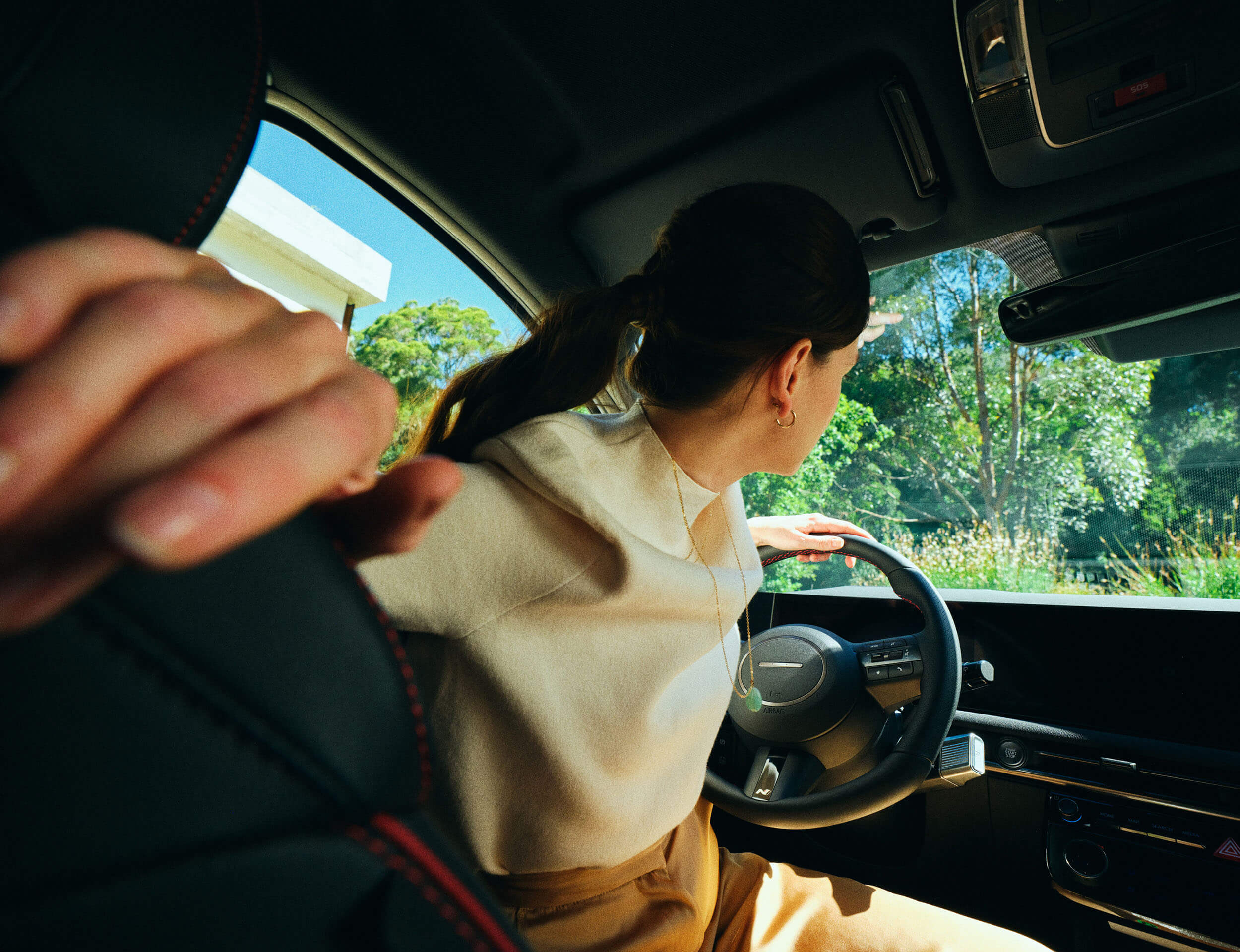 18547_9Rc4a5_hyundai_mo_10__hme_esuv_20_n_line_pd_int_3918 copy