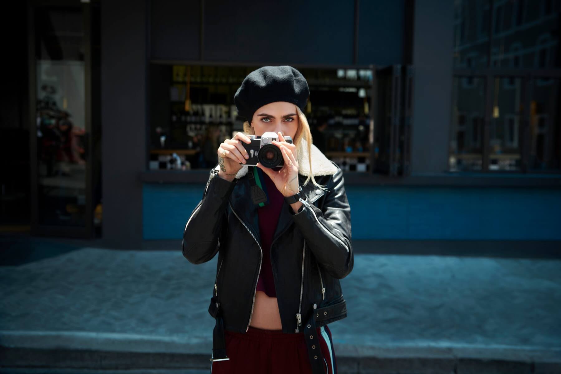 david_daub_vw_t-cross_cara_delevingne_08_D_03_121_04